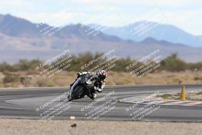 media/Nov-16-2025-Race Pace (Sun) [[8c5fa54630]]/Non Verified Riders (1st 20 Minutes)/5-Turn 15 (110pm)/